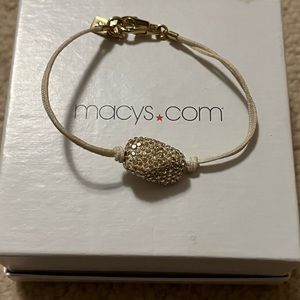 Bracelet with sparkling stone